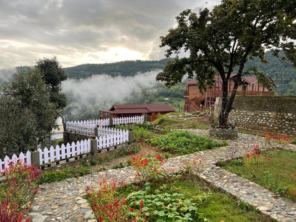 Vanprastha Resorts Dwarahat Екстер'єр фото