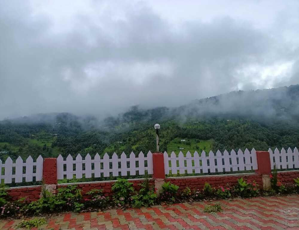 Vanprastha Resorts Dwarahat Екстер'єр фото